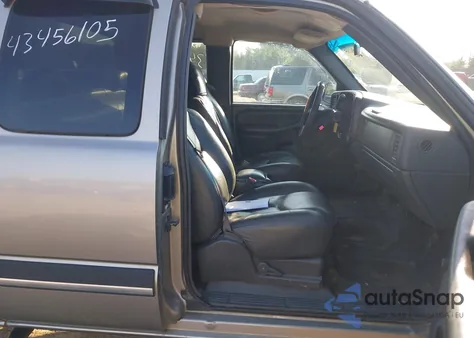 2003 Chevrolet Silverado 2500Hd z USA, uszkodzony, nr VIN 1GCHC29113E232275